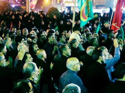 شعارهای غرورآفرین کازرونی‌ها در میدان شهدا در شب شام غریبان