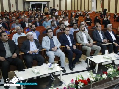 کارمندان نمونه کازرون تجلیل شدند